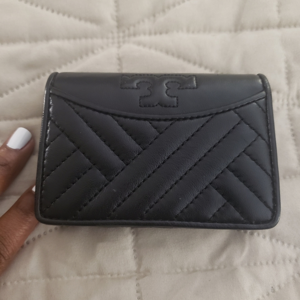 TORY BURCH quilted black leather wallet